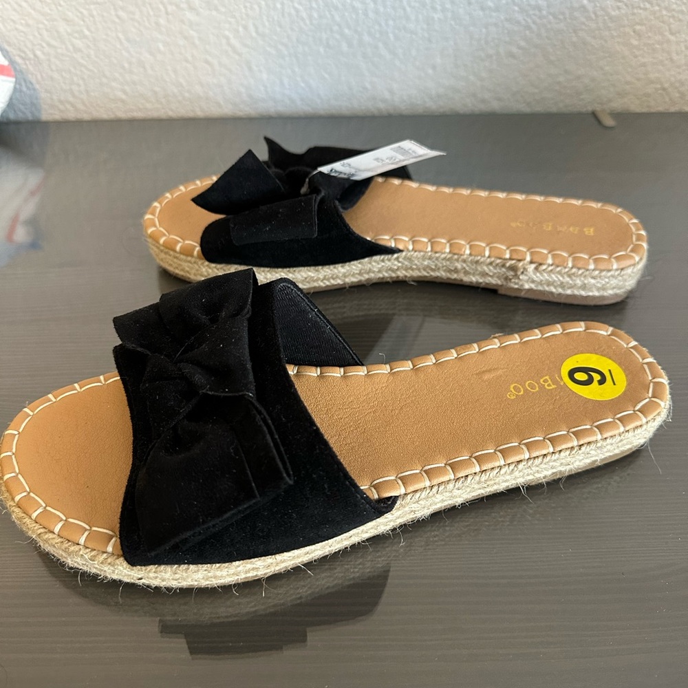 NWT very cute slide sandals